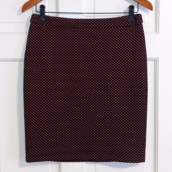 🖤LOFT🖤 - Black/Red Dot Stretch Pencil Skirt - Picture 1 of 9